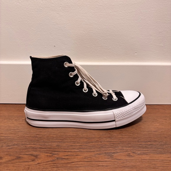 CONVERSE - CHUCK TAYLOR All Star Lift Hi-Top Platform Sneaker (7.5) in Black - Picture 5 of 7